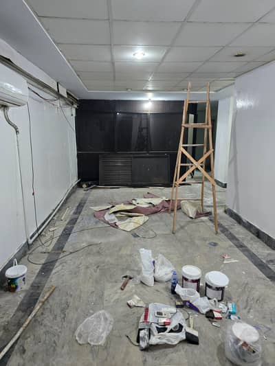 Anum Empire office for rent 900sqft in shahareFaisal.