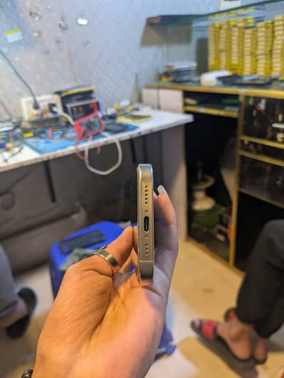 iphone 16 pro iCloud locked