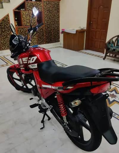 Honda CB 150 f model 2023.03704520642