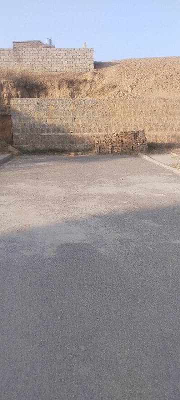 10marla 60ft Rd Corner Plot