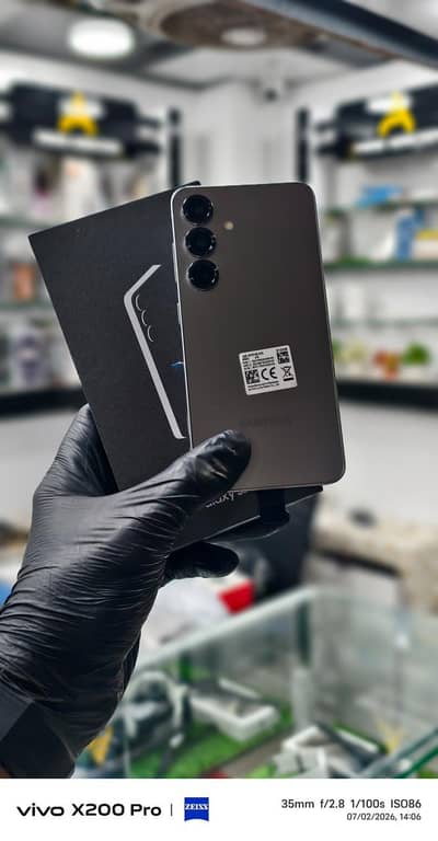 Samsung galaxy S25 | 256 gb | 12gb ram |  pta approved | 10\10