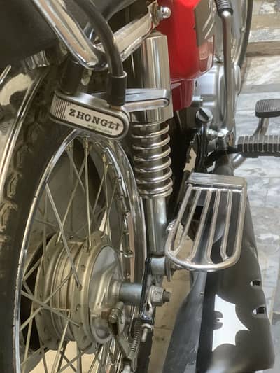 Honda 125  24 model  red colur wattsap 03188700841