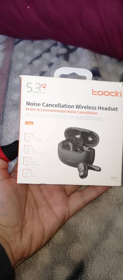 Brand New airpod color black Brand TOOCKI NOISE