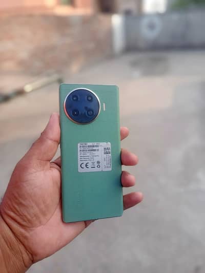 Tecno spark 20 pro plus