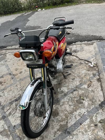 Honda 125 total genuine condition.