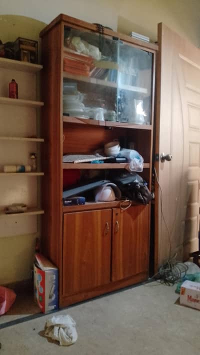 showcase hy full wooden 10/9 condition