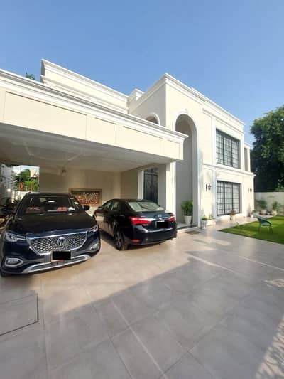 One Kanal Slightly Used Classical Design Well Maintained Owner Build Bungalow For Sale At Prime Location Of DHA Lahore Near To Sheba Park Masjid & Mcdonalds