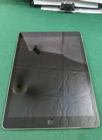 ipad 9th Gen LLA 64gb Wifi with full Box orignal Charger PUBG Beast
