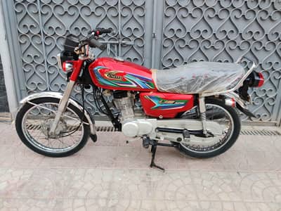 United 125 model 2023 condition 10 by 10 contact 03/19/18/66/11/6