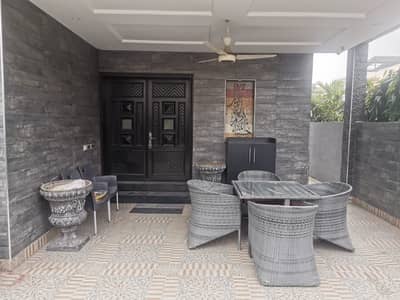 1 bed available for rent per day 10000