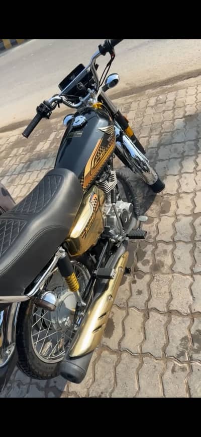 Honda 125 gold edition