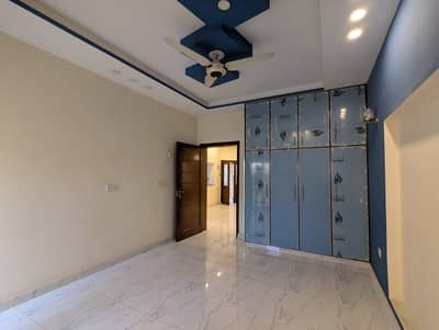 10 Marla Like New House For Rent In Bahria Town Nargis Block Lahore