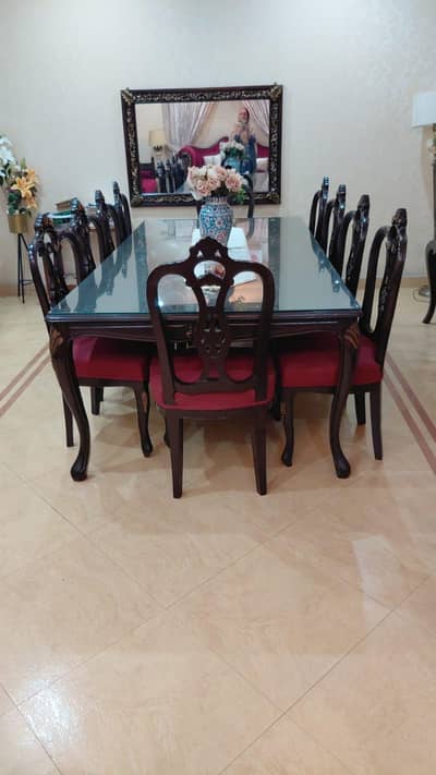 10 chairs Dinning table in Wood