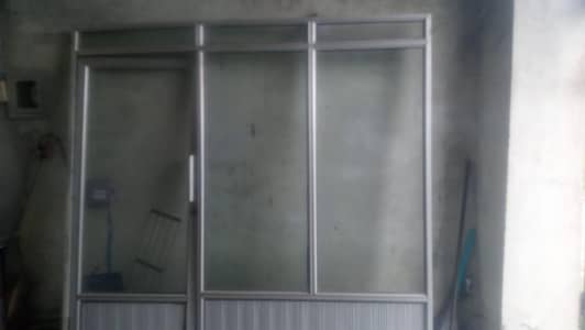 clinic front door  shop size 6ft by 6.5ft Hy lohy ka bna hoa