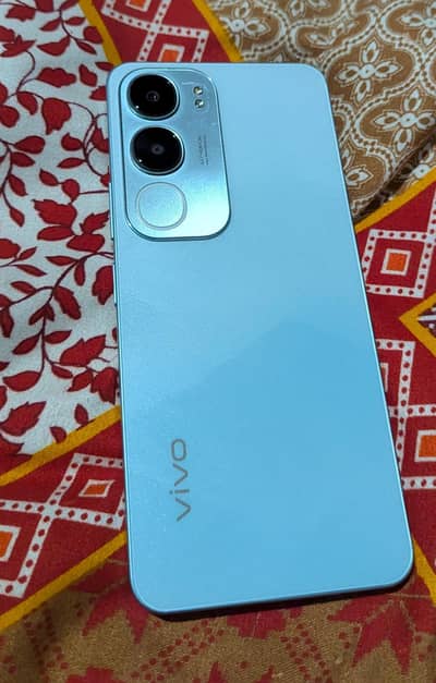 vivi y19s boc charger 10by10condition 6 128 ram 90din waranti ka sathe