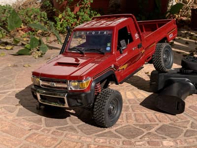 Remote Control Toyota Land Cruiser Scale 1:12