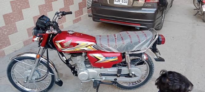 selling Honda CG125