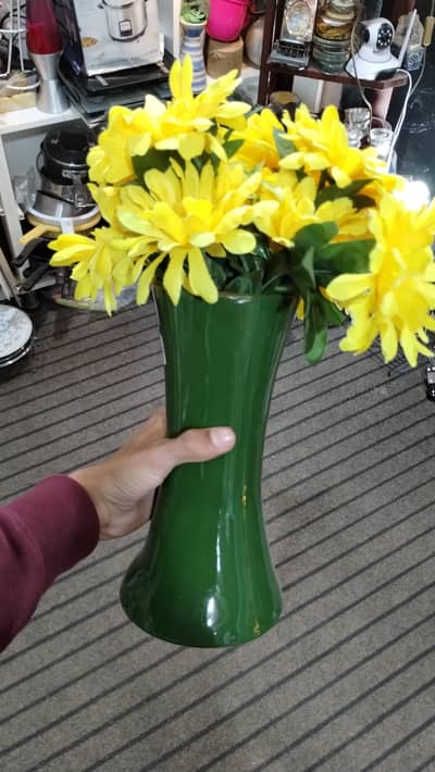 Different Designs Vases Available