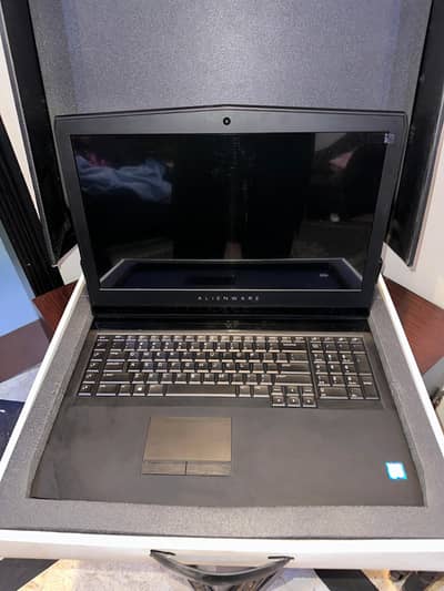 Alienware r5 17 GTX 2070 8GB