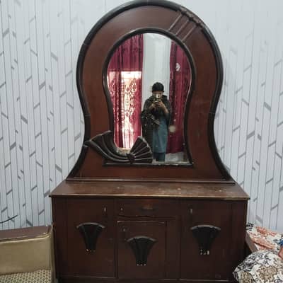 Well Maintained Dressing Table – Urgent Sale