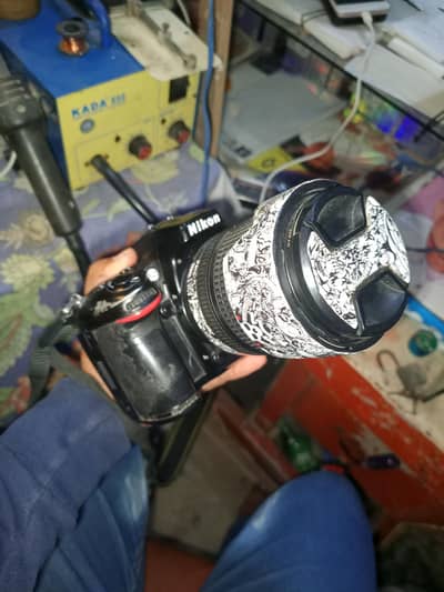 Nikon D7100. . 18:140. . . 2 betterys. . . charger. . . 32gb card. . . . 0303-9182570