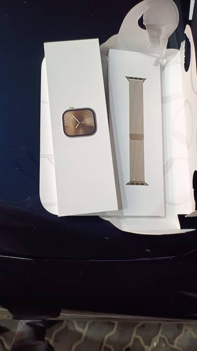 Apple Watch Series 10 – Titanium Gold (42mm) Milanese Loop | Like New