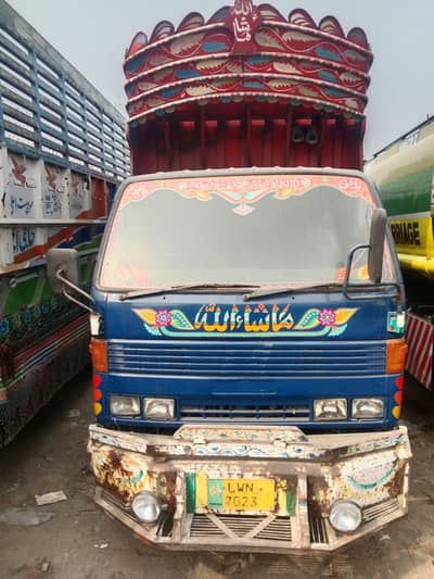 Mazda 3000 Dalla 15 feet