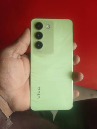 vivo y100