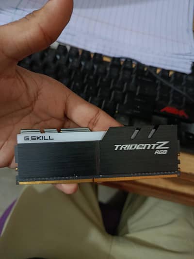 G. SKILL TRIDENT Z RGB DDR4-8GB 3200MHz