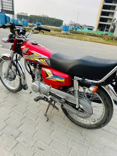 Honda CG 125, 2025 Model Red Color