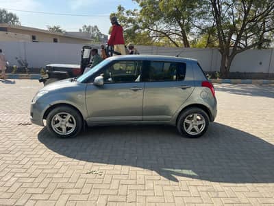 Suzuki swift dlx 1.3