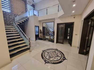 HOUSE FOR SALE PHASE-5, USED FULLY FURNISHED