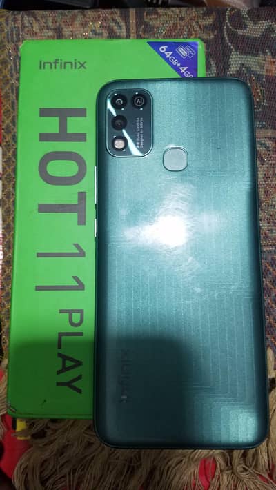 Hot 11 play 4 64 gb box