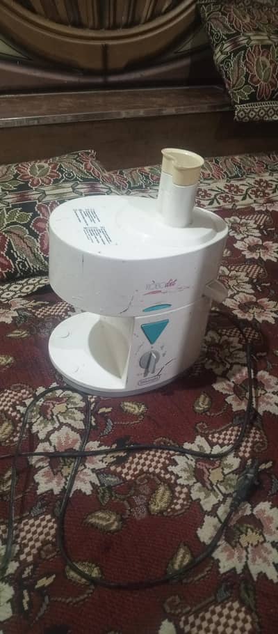 Delongi juicer machine for sale 03282008800