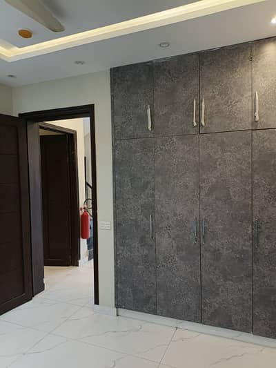 5-MARLA HOUSE FOR SALE PH-9 TOWN, SILGHTY USED