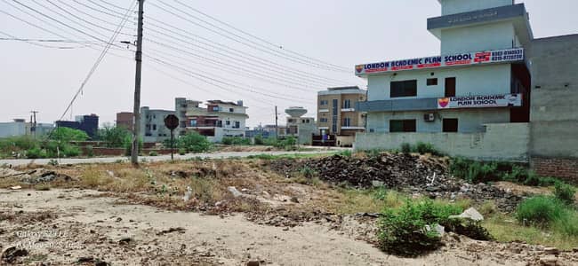 Prime Location 1 Kanal Residential Plot Facing Park for Sale in LDA Avenue 1 Lahore