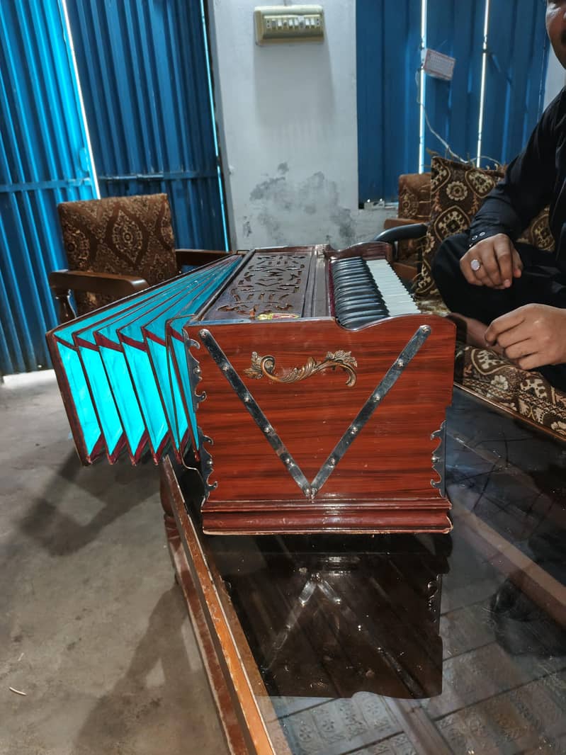 harmonium with capler 10