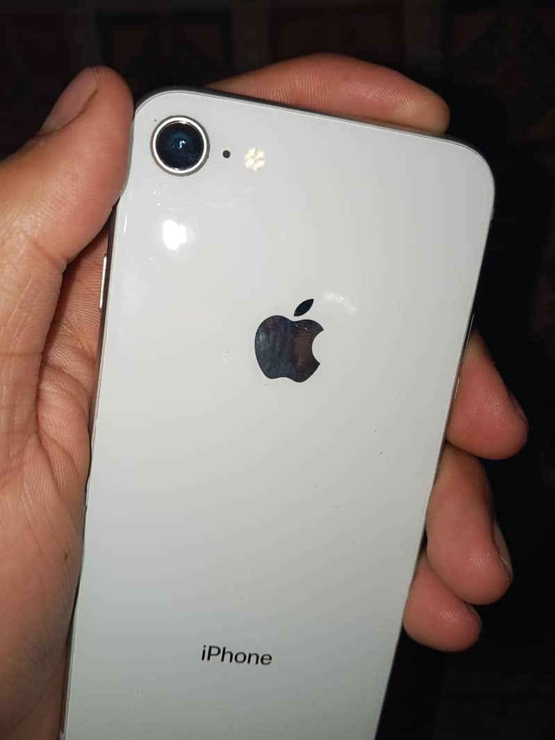 Apple iPhone 8 0