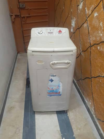 United spinner in excellent condition