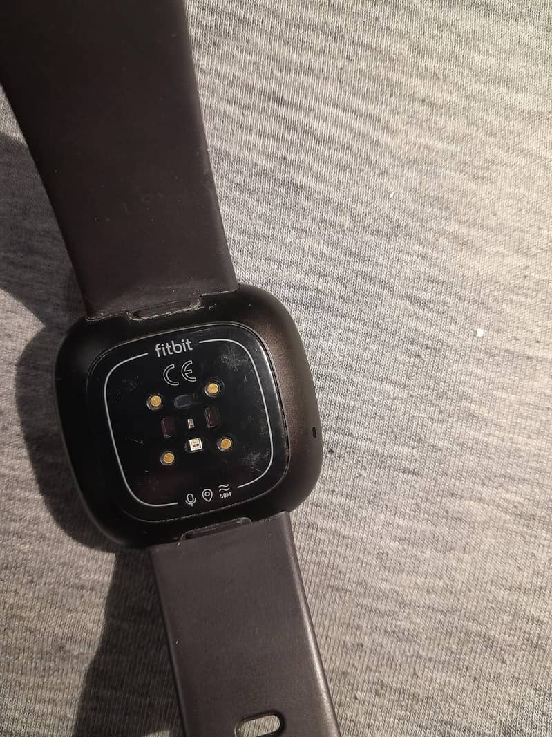 FitBit Versa 3 4