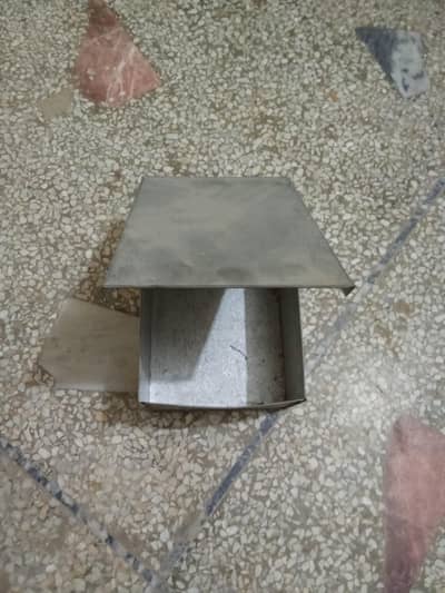 iron box size 6"/9" for sale. 25 peace.