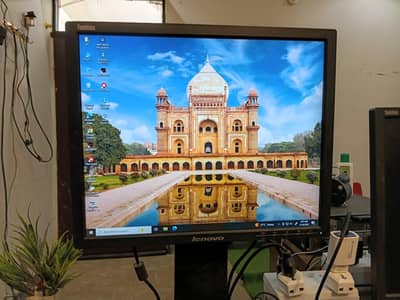 19 inch lcd Lenovo
