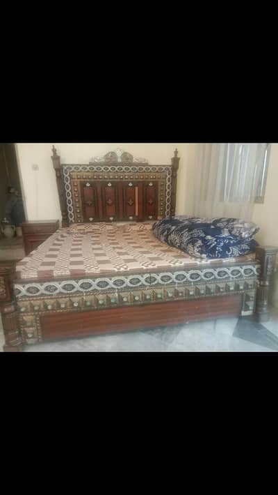 Queen size bed for sale