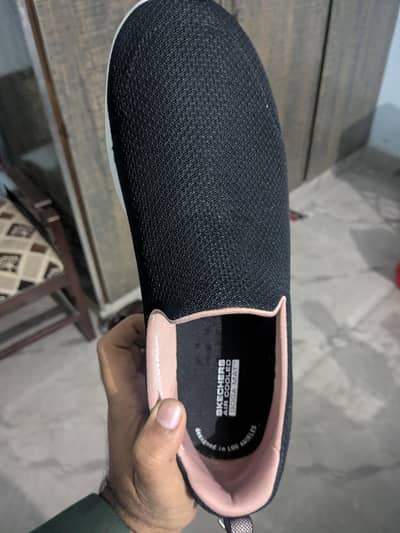 100% original new Skechers available 41 size