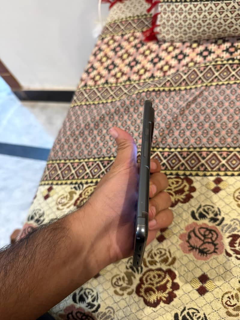 google pixel 8 pro 2