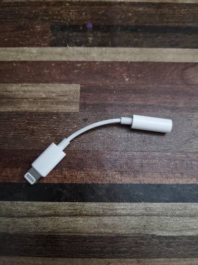 Apple iPhone lightening connector for handsfree