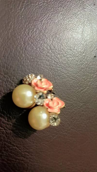 all types of jewelry are available