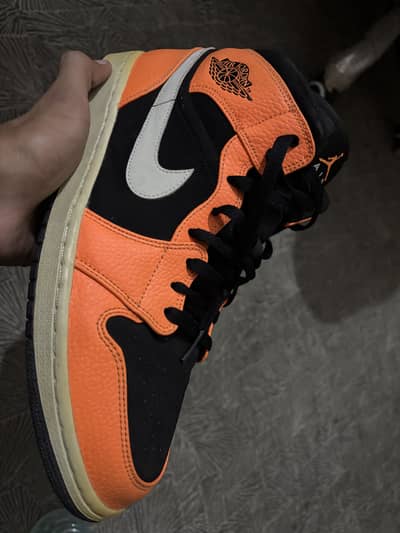 Nike Air jordan 1 mid black cone
