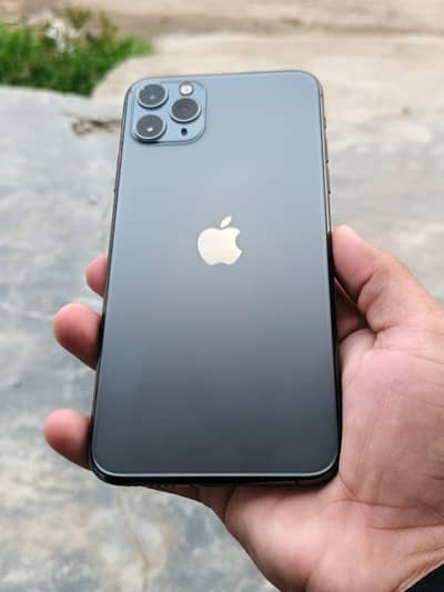 Apple iPhone 11 Pro Max.      Read add