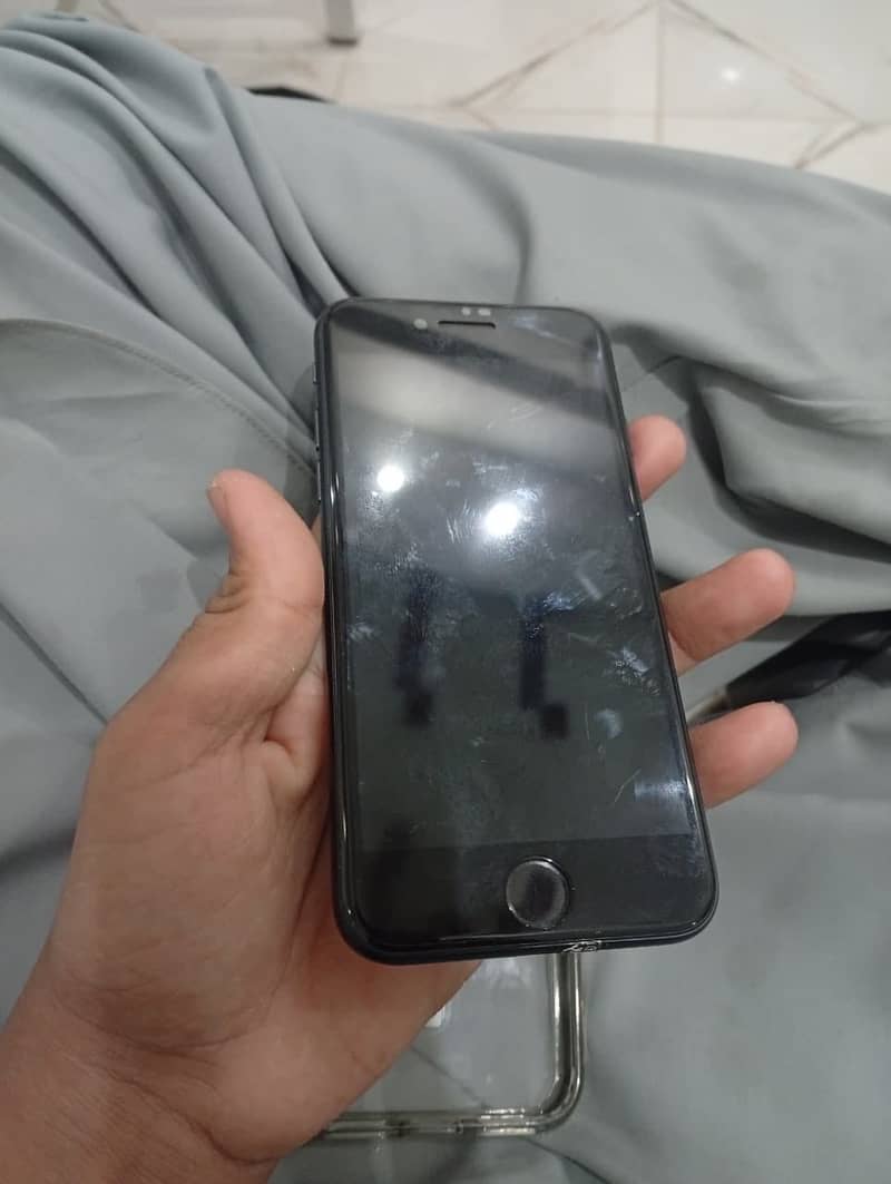 IPHONE SE 3RD GENERATION 1